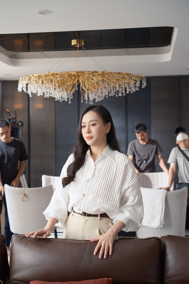 

Sau khi lập gia đình, Phương Oanh dần trở lại với lĩnh vực diễn xuất  