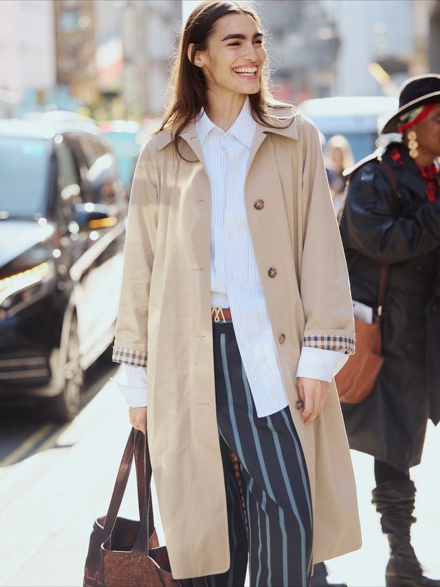 Quần jeans, áo khoác denim hay trench coat, công thức diện đồ siêu đẹp- Ảnh 7. Quần jeans, áo khoác denim hay trench coat, công thức diện đồ siêu đẹp- Ảnh 7.