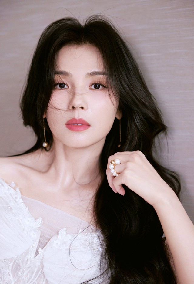 Trả nợ cho chồng triệu USD, Lưu Đ&agrave;o vẫn ki&ecirc;n định với cuộc h&ocirc;n nh&acirc;n s&oacute;ng gi&oacute; - Ảnh 2.