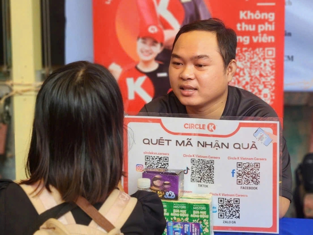 Li&ecirc;n tục c&oacute; trường hợp t&acirc;n sinh vi&ecirc;n bị lừa  - Ảnh 5.