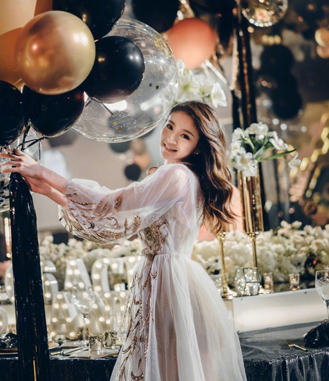 Hình ảnh gây sốc của An Dĩ Hiên sau biến cố chồng đại gia đi tù - Ảnh 2.