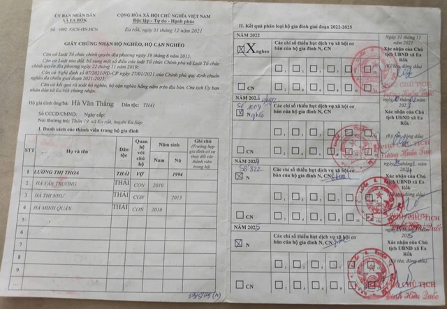 Con muốn sống: Người mẹ nghèo cầu cứu, 'sẽ bán nhà để cứu con ung thư'- Ảnh 2. Con muốn sống: Người mẹ nghèo cầu cứu, 'sẽ bán nhà để cứu con ung thư'- Ảnh 2.