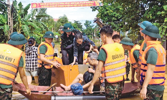 Bắc Ninh khẩn trương gia cố đê phòng chống lũ , hàng nghìn hộ dân bị cô lập - Ảnh 2. Bắc Ninh khẩn trương gia cố đê phòng chống lũ , hàng nghìn hộ dân bị cô lập - Ảnh 2.