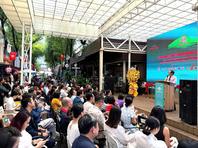 Tuần lễ Doanh nhân và sách: Vinh danh Top 10 sách hay doanh nghiệp Việt- Ảnh 1.