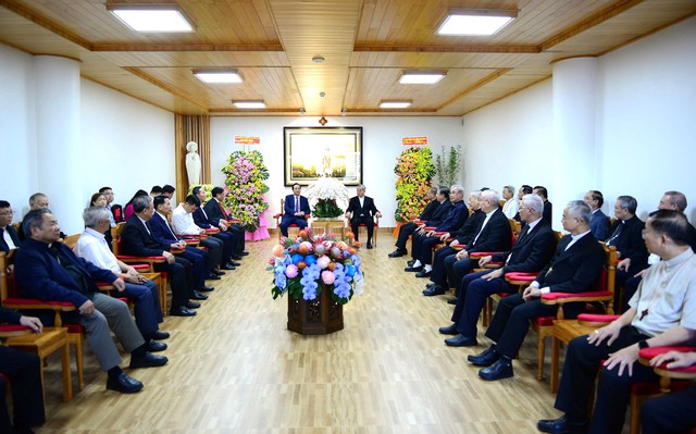 Bộ trưởng Đào Ngọc Dung gặp Tổng Giám mục Marek Zalewski và Hội đồng Giám mục VN - Ảnh 3.