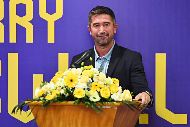 HLV Hà Nội Harry Kewell: ‘Có Robbie Fowler là bạn thân, tôi sẽ hiểu hơn bóng đá châu Á’- Ảnh 4. HLV Hà Nội Harry Kewell: ‘Có Robbie Fowler là bạn thân, tôi sẽ hiểu hơn bóng đá châu Á’ - Ảnh 9.