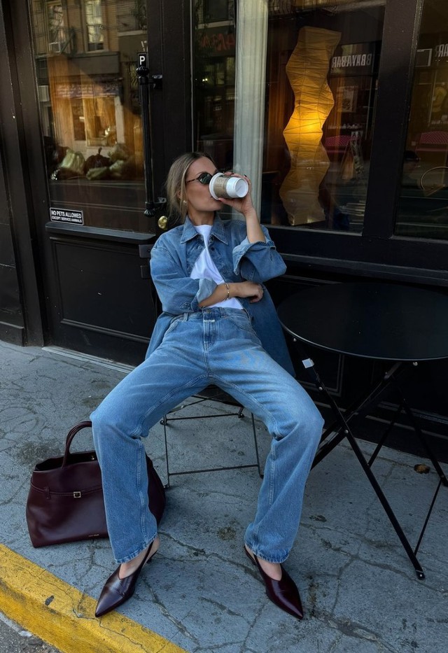 Quần jeans, áo khoác denim hay trench coat, công thức diện đồ siêu đẹp- Ảnh 4. Quần jeans, áo khoác denim hay trench coat, công thức diện đồ siêu đẹp- Ảnh 4.