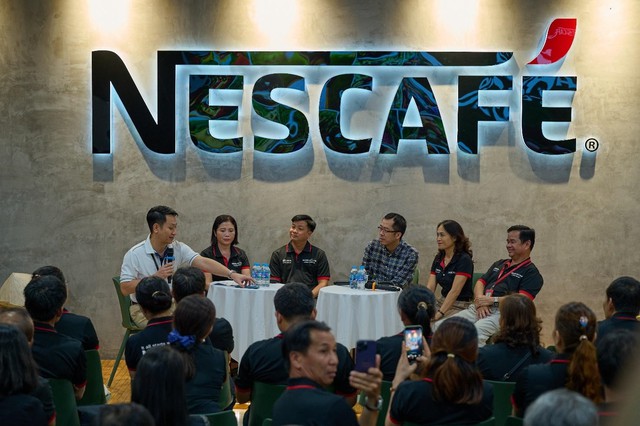 Nestlé Việt Nam tôn vinh nông dân canh tác cà phê bền vững
- Ảnh 2.
Nestlé Việt Nam tôn vinh nông dân canh tác cà phê bền vững
- Ảnh 2.