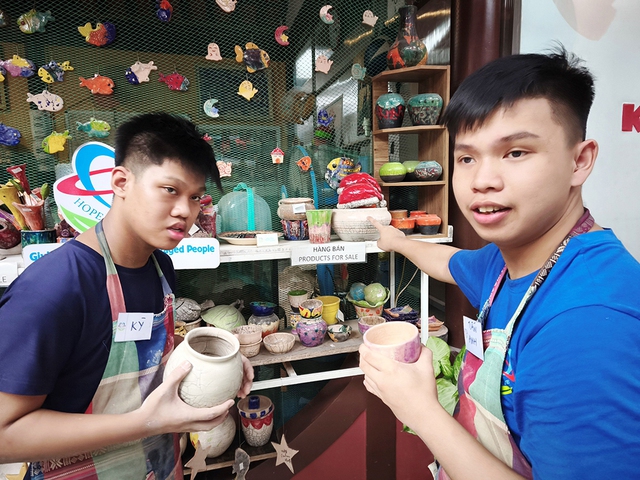 Gốm Raku và những nghệ nhân đặc biệt- Ảnh 2. Gốm Raku và những nghệ nhân đặc biệt- Ảnh 2.