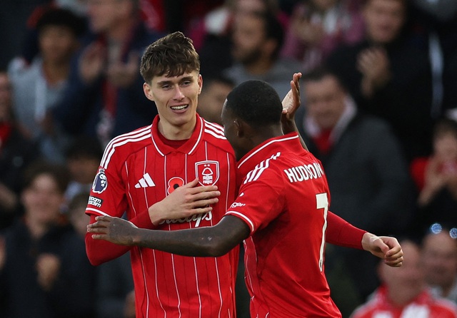 Dẫn trước nhờ trọng tài sai lầm, M.U vẫn hòa thót tim: HLV Amorim ‘hiện nguyên hình’?- Ảnh 5.