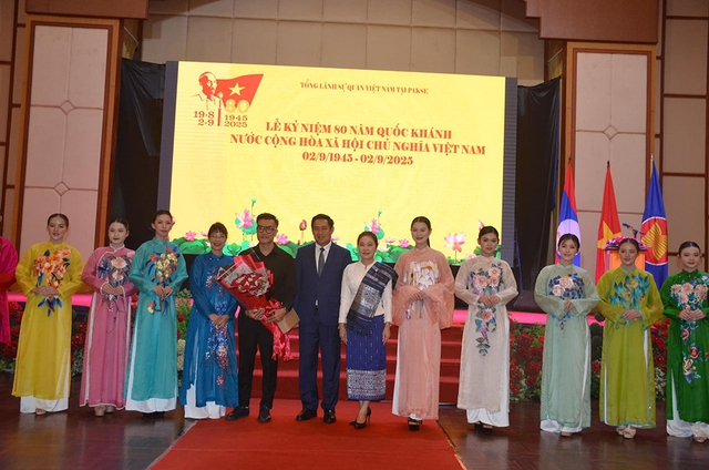 Thời trang ngoại giao- Ảnh 3. Thời trang ngoại giao- Ảnh 3.