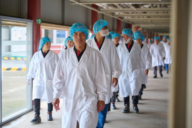 Nestlé Việt Nam tôn vinh nông dân canh tác cà phê bền vững
- Ảnh 6.
Nestlé Việt Nam tôn vinh nông dân canh tác cà phê bền vững
- Ảnh 6.