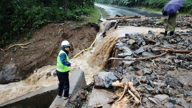 Đà Nẵng công bố tình huống khẩn cấp về thiên tai để khắc phục hạ tầng - Ảnh 2.