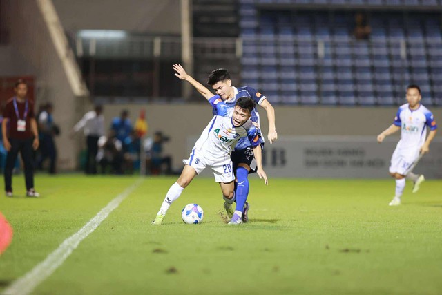 SLNA bị Đà Nẵng chia điểm cực đáng tiếc: Trận ‘chung kết ngược’ nghẹt thở đến phút bù giờ  - Ảnh 1.