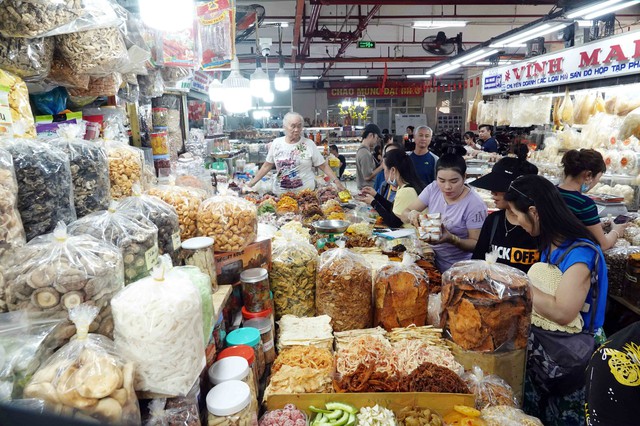 Lương, thưởng tết đóng thuế như thế nào?- Ảnh 1. Lương, thưởng tết đóng thuế như thế nào?- Ảnh 1.