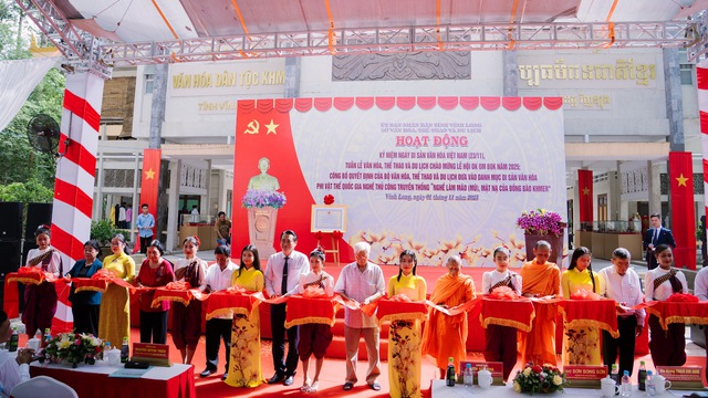 Nghề làm mão, mặt nạ của đồng bào Khmer là di sản văn hóa phi vật thể- Ảnh 3. Nghề làm mão, mặt nạ của đồng bào Khmer là di sản văn hóa phi vật thể- Ảnh 3.