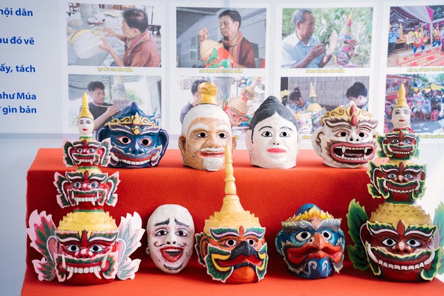 Nghề làm mão, mặt nạ của đồng bào Khmer là di sản văn hóa phi vật thể- Ảnh 2. Nghề làm mão, mặt nạ của đồng bào Khmer là di sản văn hóa phi vật thể- Ảnh 2.