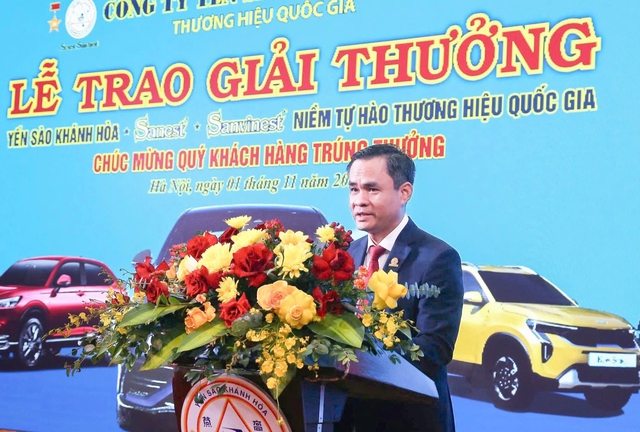 2 khách hàng bất ngờ trúng thưởng ô tô từ Yến Sào Khánh Hòa - Ảnh 2.