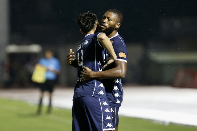 Em họ C&ocirc;ng Phượng tỏa s&aacute;ng, CLB C&ocirc;ng an TP.HCM vẫn bị Hải Ph&ograve;ng lội ngược d&ograve;ng thắng ngoạn mục - Ảnh 3.