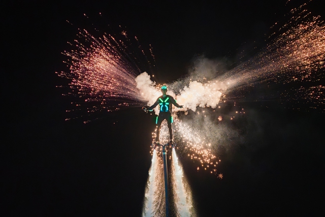 Show Bản giao hưởng đại dương 'tốt nhất thế giới' sắp diễn ra tại Phú Quốc
- Ảnh 3. Show Bản giao hưởng đại dương 'tốt nhất thế giới' sắp diễn ra tại Phú Quốc
- Ảnh 3.