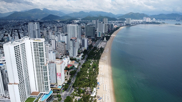 Cởi tr&oacute;i quy hoạch, trả lại kh&ocirc;ng gian biển cho Nha Trang - Ảnh 1.