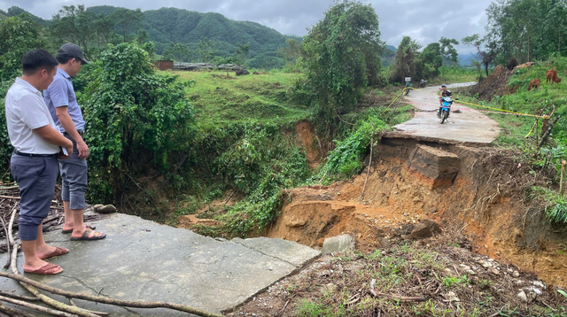 Không khí lạnh tăng cường, miền Trung mưa lớn, miền Bắc đón đợt rét đầu tiên- Ảnh 1. Không khí lạnh tăng cường, miền Trung mưa lớn, miền Bắc đón đợt rét đầu tiên- Ảnh 1.