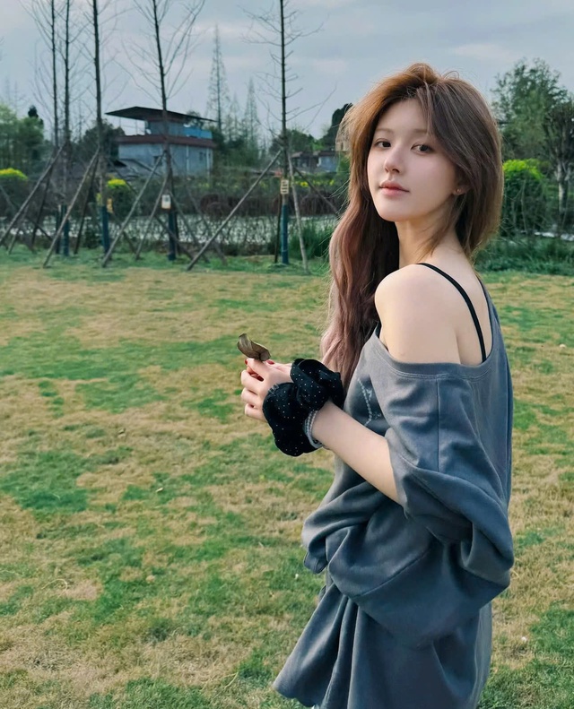 

Nữ diễn viên từng phải tạm dừng hoạt động quảng bá và điều trị sức khỏe kéo dài vì mâu thuẫn với công ty quản lý cũ  