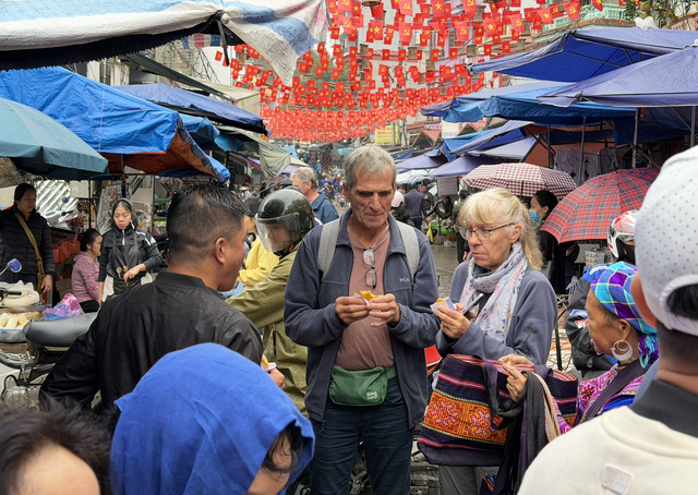 ផ្សារ​បាក់​ហា 'ឋានសួគ៌​ធ្វើ​ម្ហូប' រង​ការ​រិះគន់​ថា​ថ្លៃ? - រូបថត ៤.