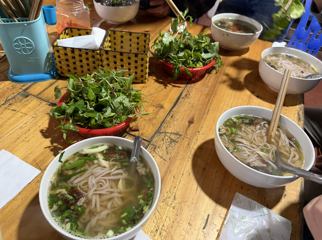 ផ្សារ​បាក់​ហា 'ឋានសួគ៌​ធ្វើ​ម្ហូប' រង​ការ​រិះគន់​ថា​ថ្លៃ? - រូបថត ១.