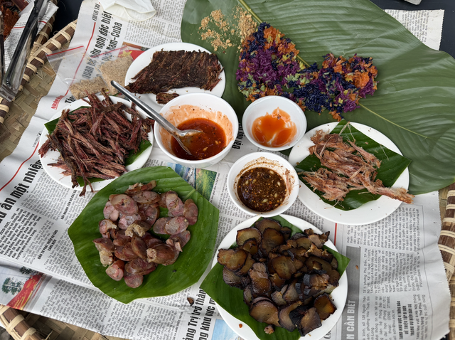 ផ្សារ​បាក់​ហា 'ឋានសួគ៌​ធ្វើ​ម្ហូប' រង​ការ​រិះគន់​ថា​ថ្លៃ? - រូបថត ២.