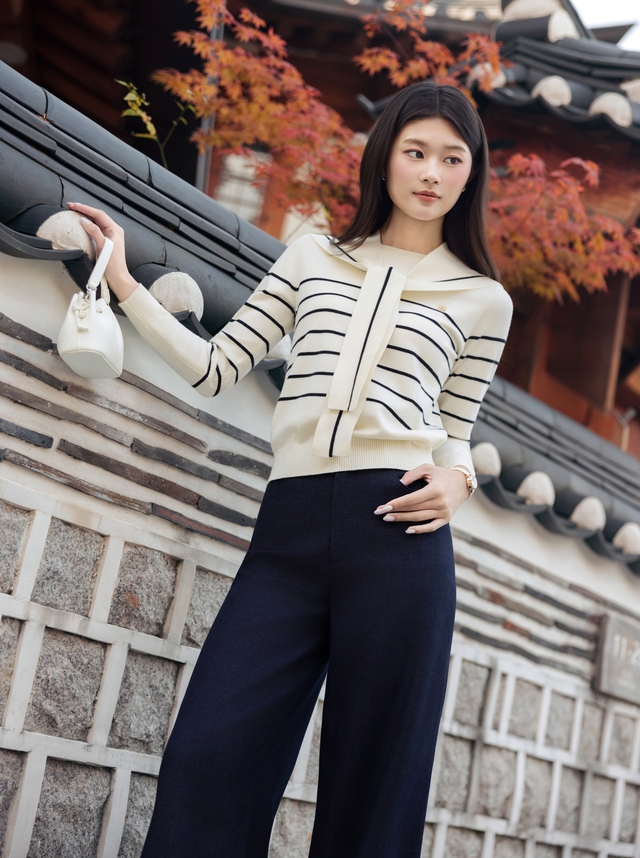 Quần ống rộng, quần jeans phối áo dệt kim tôn vẻ nữ tính, mềm mại của nàng - Ảnh 1.