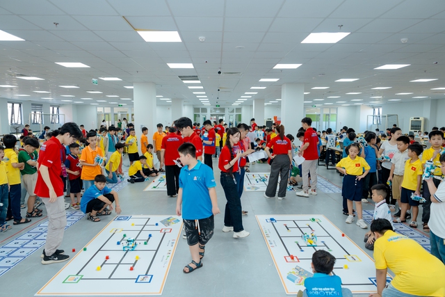 Hơn 800 thí sinh tranh tài cuộc thi Sáng tạo Robotics toàn quốc 2025- Ảnh 2. Hơn 800 thí sinh tranh tài cuộc thi Sáng tạo Robotics toàn quốc 2025- Ảnh 2.
