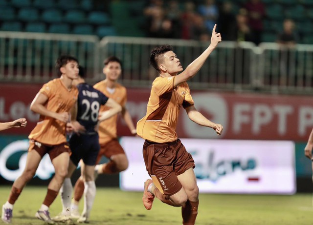 Nếu muốn thấy ông Vũ Tiến Thành ăn mừng cực ‘dị’, HAGL phải làm gấp điều này…
- Ảnh 2.