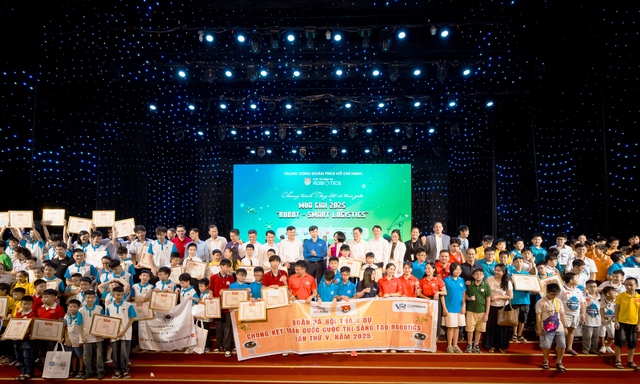 Hơn 800 thí sinh tranh tài cuộc thi Sáng tạo Robotics toàn quốc 2025- Ảnh 3. Hơn 800 thí sinh tranh tài cuộc thi Sáng tạo Robotics toàn quốc 2025- Ảnh 3.