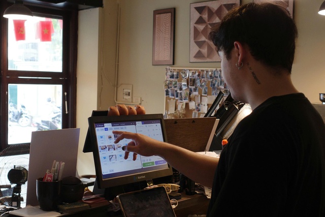 Nỗ lực đồng hành cùng hộ kinh doanh 'chạy đua' - Ảnh 1.