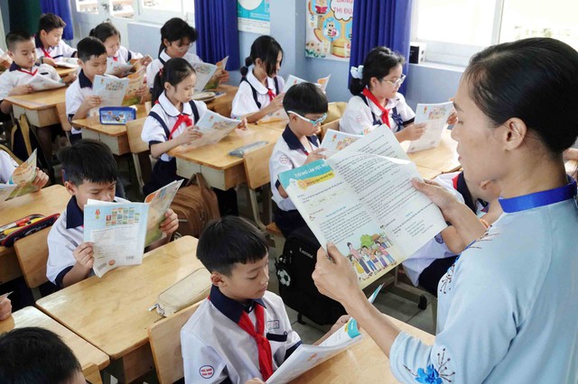 Một bộ sách giáo khoa thống nhất trước giờ G - Ảnh 1.