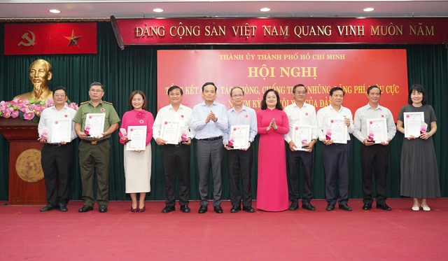 Báo Thanh Niên nhận giải tập thể xuất sắc về công tác phòng, chống tham nhũng TP.HCM - Ảnh 1.