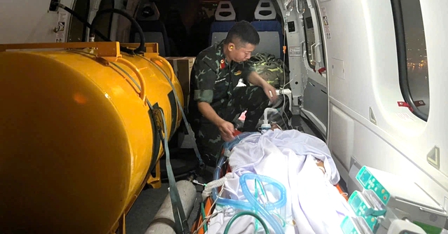 Kỳ tích ca đại phẫu cứu sống bệnh nhân giữa đặc khu Trường Sa - Ảnh 2.