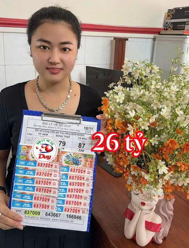Trúng 40 tỉ xổ số miền Nam: 7 người 'chia nhau' nhận tiền  - Ảnh 2.