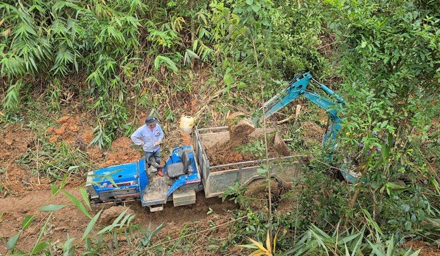 Sạt lở đèo D'Ran khiến giá vận chuyển hàng hóa tăng cao gấp đôi - Ảnh 10.