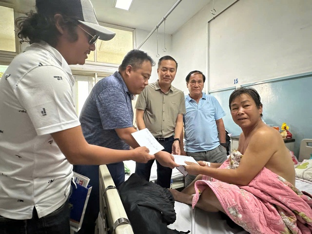 Cựu Vua phá lưới bóng đá Việt Nam qua đời ở tuổi 55 3 Đồng đội, bằng hữu chung tay hỗ trợ danh thủ Hồ Văn Lợi đangthập tử nhất sinh - Ảnh 4.