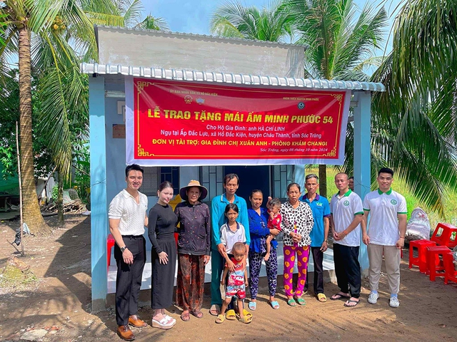 71 tuổi vẫn đạp xe đi vận động x&acirc;y cầu, cất nh&agrave; cho người ngh&egrave;o - Ảnh 2.