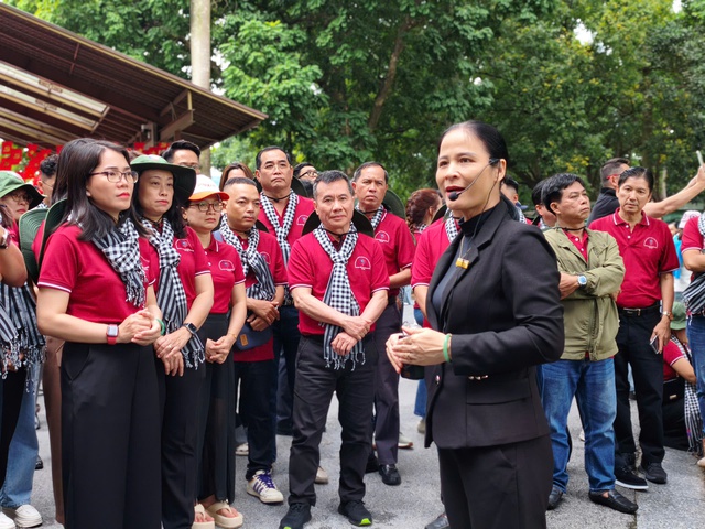 Đoàn cán bộ tuyên giáo, phóng viên TP.HCM tham quan Bảo tàng Báo chí Việt Nam - Ảnh 5.