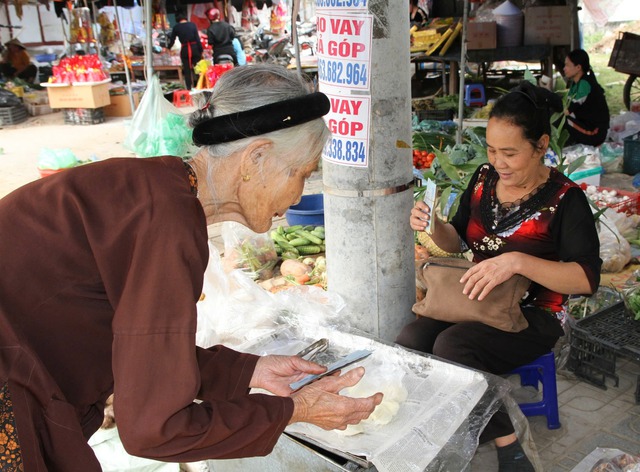 Phía sau phong bì đặc biệt mừng cháu gái sinh chắt của cụ bà U.100 - Ảnh 3.