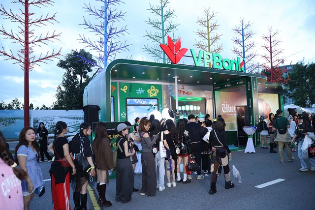 Điều g&igrave; khiến fan 'lụy' G-DRAGON 2025 WORLD TOUR [&Uuml;bermensch] in Hanoi, presented by VPBank- Ảnh 6.