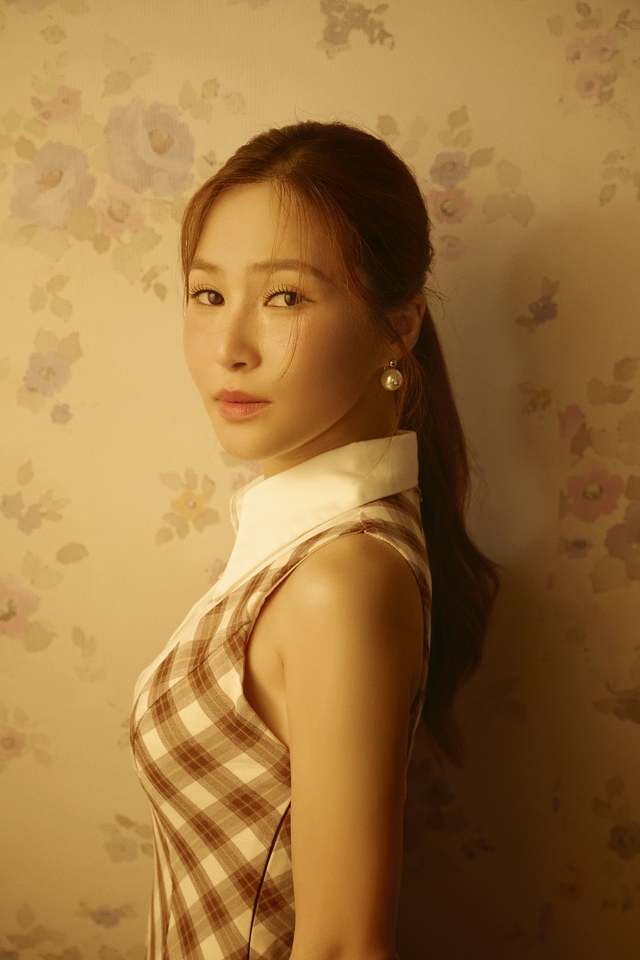 Hương Tràm ra sao sau hơn một năm về Việt Nam? - Ảnh 1.