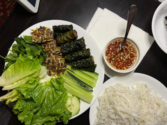 Bữa cơm Việt của nàng dâu Việt và chàng rể Mỹ tại Arizona - Ảnh 4.