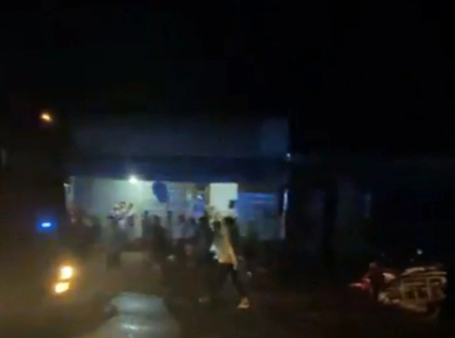 Cháy cửa hàng tạp hóa ở Gia Lai lúc nửa đêm, 2 mẹ con thương vong - Ảnh 1.