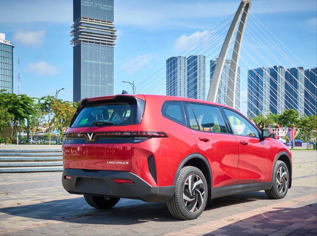 Doanh số Limo Green vượt mặt Xpander, VinFast đạt kỷ lục mới - Ảnh 1.