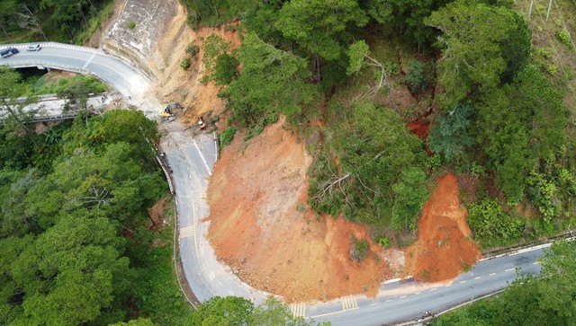 Lâm Đồng ban hành lệnh khẩn cấp xử lý sạt lở đèo D’Ran và đèo Gia Bắc - Ảnh 1.